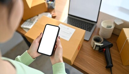 Streamline your shipping process using mobile technology for efficient inventory management and order fulfillment in your e-commerce business today