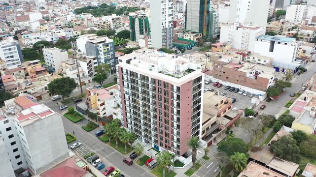 EDIFICIO RECI&Eacute;N CONSTRUIDO PARA VIVIENDA