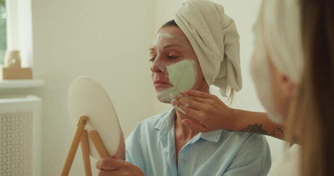 Enjoy a Relaxing and Rejuvenating Facial Treatment with Close Friends at Your Home Spa