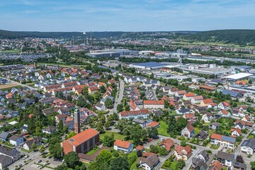 Die Gemeinde Saal im niederbayerischen Kreis Kelheim aus der Vogelperspektive