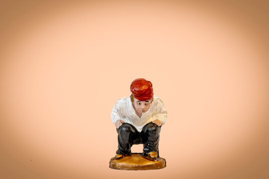 Portal de Bel&eacute;n con figuras pintadas a mano el caganer