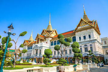 Fototapeta premium The Grand Palace was built same time as Bangkok. royal residences include Dusit Maha Prasat Throne Hall, Aphorn Phimok Prasat Throne Hall, Phiman Rattaya Throne Hall, Chakri Maha Prasat Throne Hall.