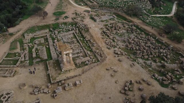 Drone footage of Valle dei Templi in Agrigento, Sicily, highlighting the Temple of Concordia, Temple of Juno, Temple of Heracles, Temple of Olympian Zeus, and Castor and Pollux.