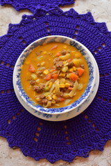 Essa receita levinha e simples de caldo de legumes verdes vai te ajudar a perder peso