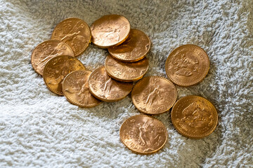 12 50 Pesos r&eacute;unis 