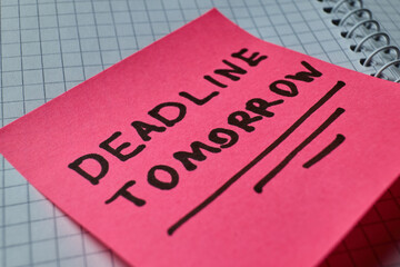 Reminder note for upcoming deadline alert