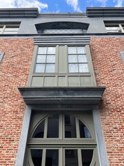 Obraz premium Brick building with modern windows