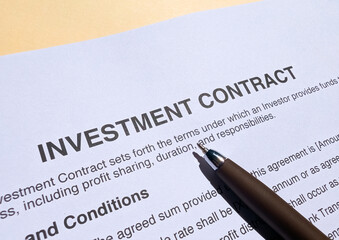 Obraz premium investment contract signing: finance, business & legal agreement