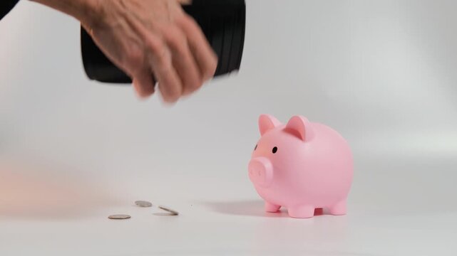 Empty Piggy Bank Images – Browse 12,551 Stock Photos, Vectors, and ...