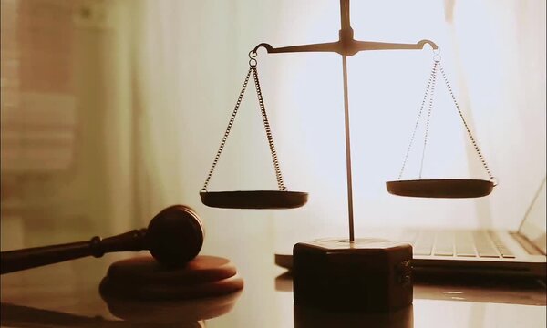 Justicia y leyes