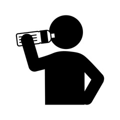 ペットボトルで水分補給をする人物のシルエット