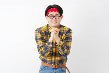 アキバ系の男性　懇願する　白背景　カメラ目線