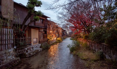 Gion,The district was built to accommodate the needs of travellers and visitors to the shrine.It...