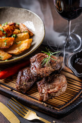 Steak with potatoes and red wine