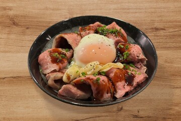 Roast Beef Rice Bowl with Soft-Boiled Egg (GYUU-DON)