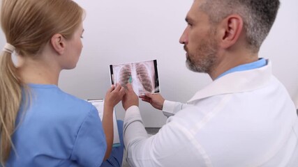 Council of two pulmonology medical professionals regarding the treatment of patient with lung cancer. Oncology department