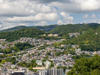 Obraz premium 斜面に造成された住宅地の風景