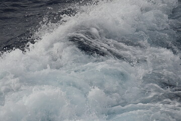 Rebentação das ondas oceânicas