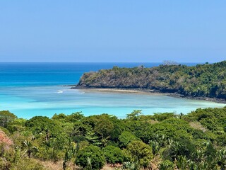 Naklejka premium Turquoise waters of Nosy Iranja sandbank in Madagascar