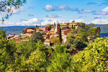 FRANCE-ROUSSILLON-PROVENCE-OCRES