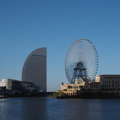 Yokohama Minato Mirai daytime view with InterContinental hotel and Cosmo Clock 21 Ferris wheel 横浜 みなとみらい 昼景 ホテルと観覧車