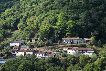 Obraz premium Aldea en Chantada, Ribeira Sacra, Lugo