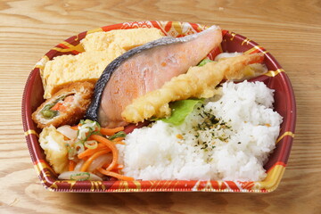 鮭弁当　幕の内弁当