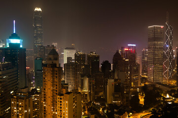 Obraz premium Amazing hong kong skyline from a high vantage point at night