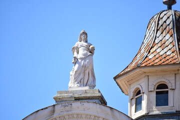 statue of the virgin mary