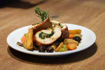 Comida Gourmet emplatada lista para disfrutar