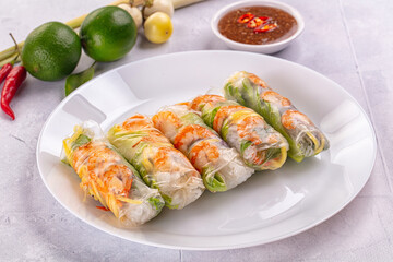 Vietnamese spring roll with prawn
