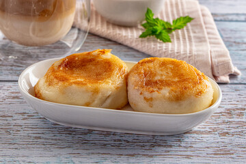 Fried homemade cottage cheese syrniki