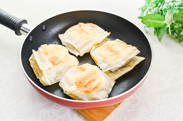 フライパンで焼くはんぺんとチーズ