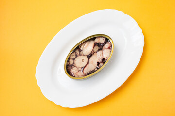 octopus with oil in iron box