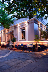 Abendstimmung in einem Cafe in Athen (Griechenland)