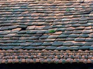 Altes beschädigtes Dach