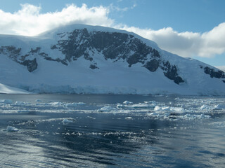 Fototapeta premium Antarctica mountains with snow