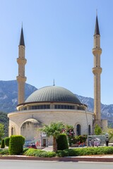 Obraz premium Huzur Mosque (Huzur Cami) is the main mosque of the resort town of Kemer, Antalya Province, Turkey.