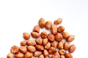 Raw peanuts with red skin