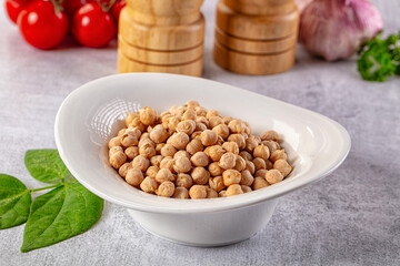 Raw dry chickpea in the bowl