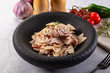 Pasta Carbonara - farfalle with bacon