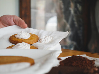 We are kindly serving this biscuit made with ginger to enhance its flavour.