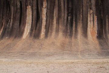 ware rock in hyden in western australia