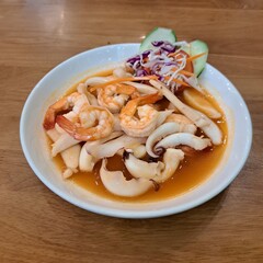 thai noodle seafood soup