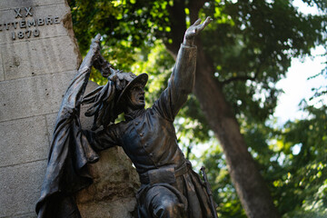 Fototapeta premium Bronze monument soldier commemorating risorgimento, padua italy