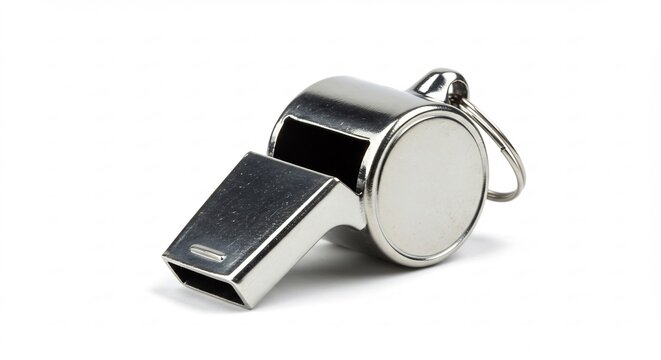 明るいスタジオ照明の下純粋な白背景に置かれた光沢ある銀色の金属製ホイッスルがシャープに輝き滑らかな表面に周囲の光景を美しく反射している. AI Generated