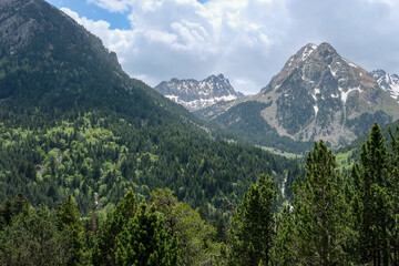 Fototapeta premium Majestic Pyrenees. Alpine Landscape in 