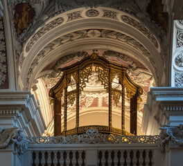 Obraz premium Passau, Bavaria, Germany: pipe organ under restoration, thus without pipes, in the St. Stephan cathedral (Dom) 