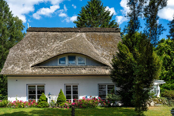 Wohnhaus mit Reetdach in Schneverdingen