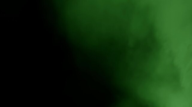 Mystischer gr&uuml;ner  Rauchschleier & Nebelschwaden &ndash; Stimmungsvolle Visualisierung f&uuml;r Produkte, Design & Werbung mit Atmosph&auml;re, Tiefe und geheimnisvoller Wirkung, Studioeffekt
